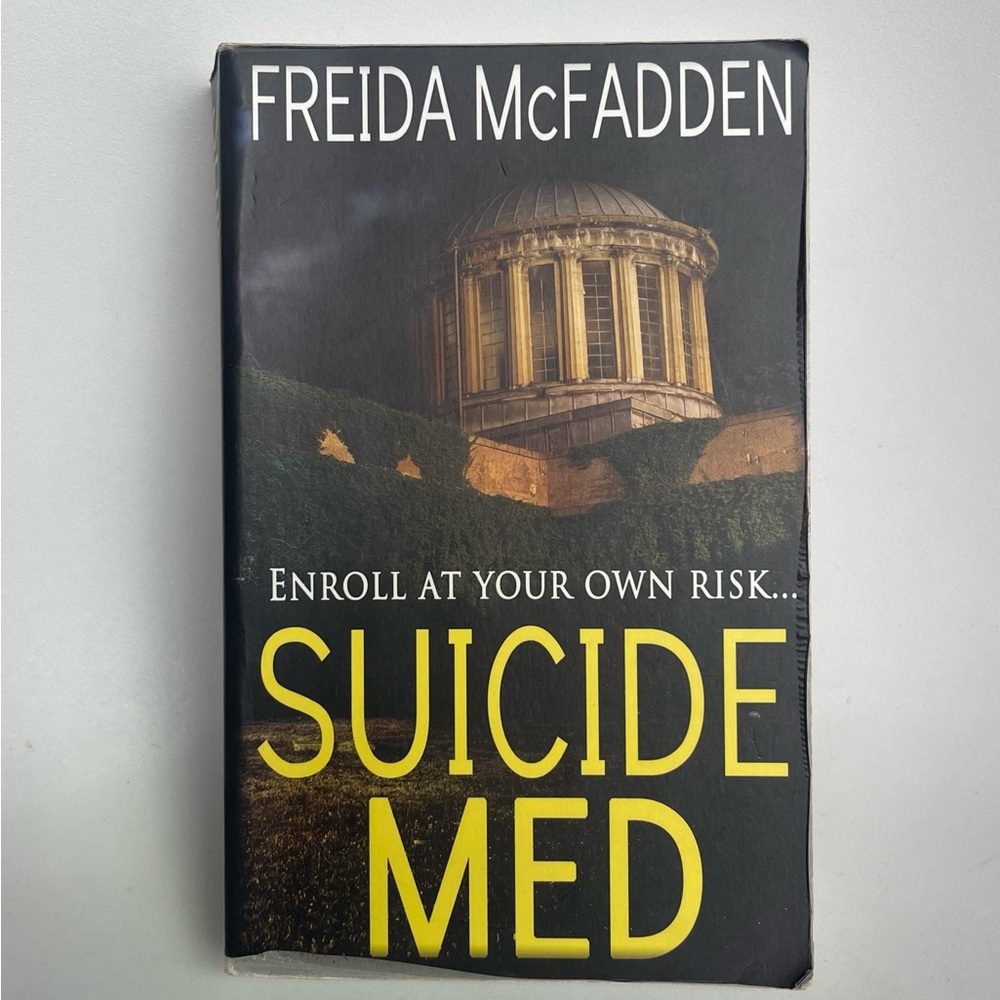 Suicide Med by Freida McFadden